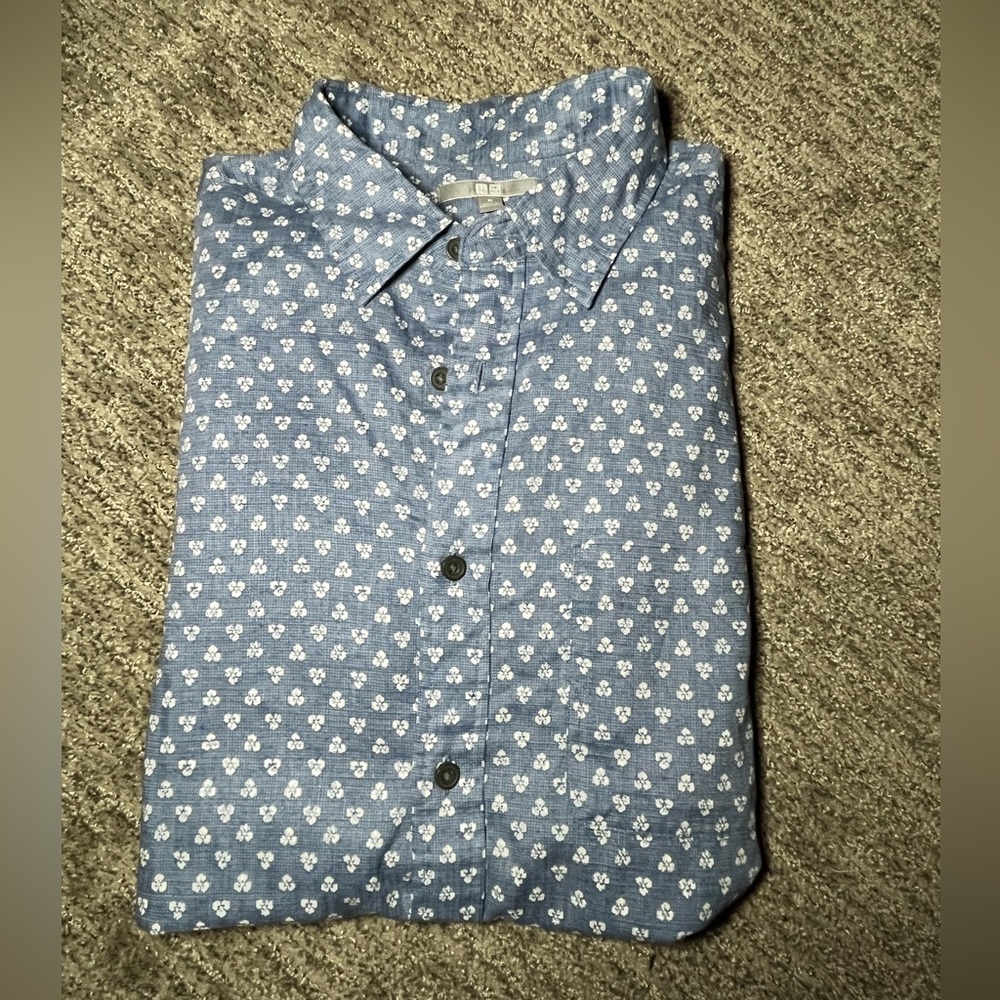 Uniqlo pre owned Men’s button up short sleeve blue floral shirt